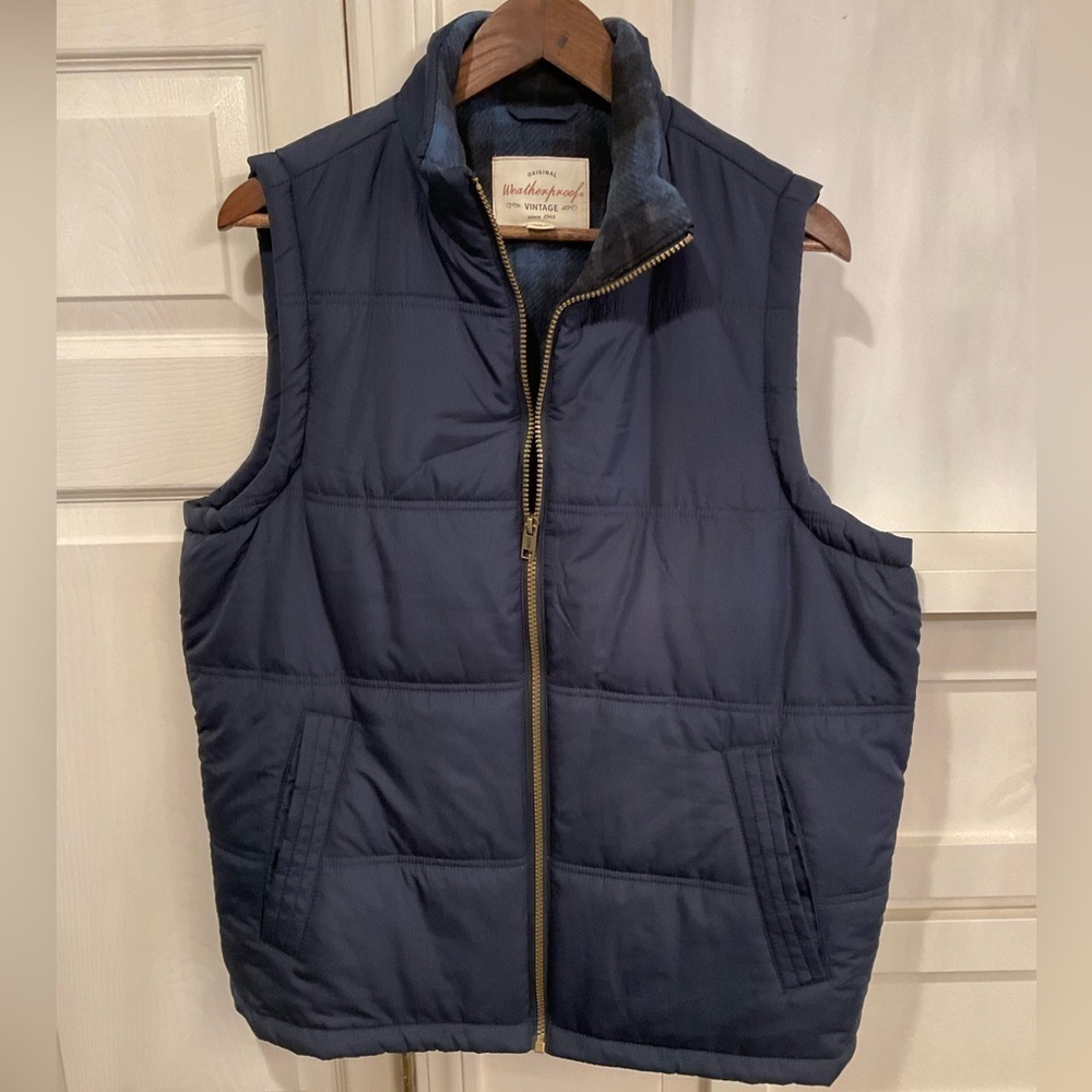 Weather proof navy blue puffer vest - Picture 2 of 5